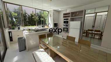 house em Rua Eliezer Disaró Fangueiro, Uberaba - Curitiba - PR