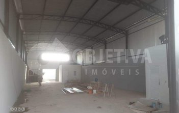 industrial em Rua Alagoas, Marta Helena - Uberlândia - MG