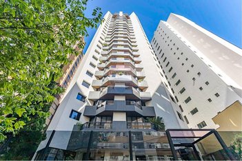 apartment em Rua Bento Viana, Água Verde - Curitiba - PR