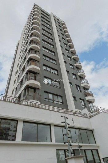 apartment em Rua Oito de Julho, Jardim Botânico - Porto Alegre - RS