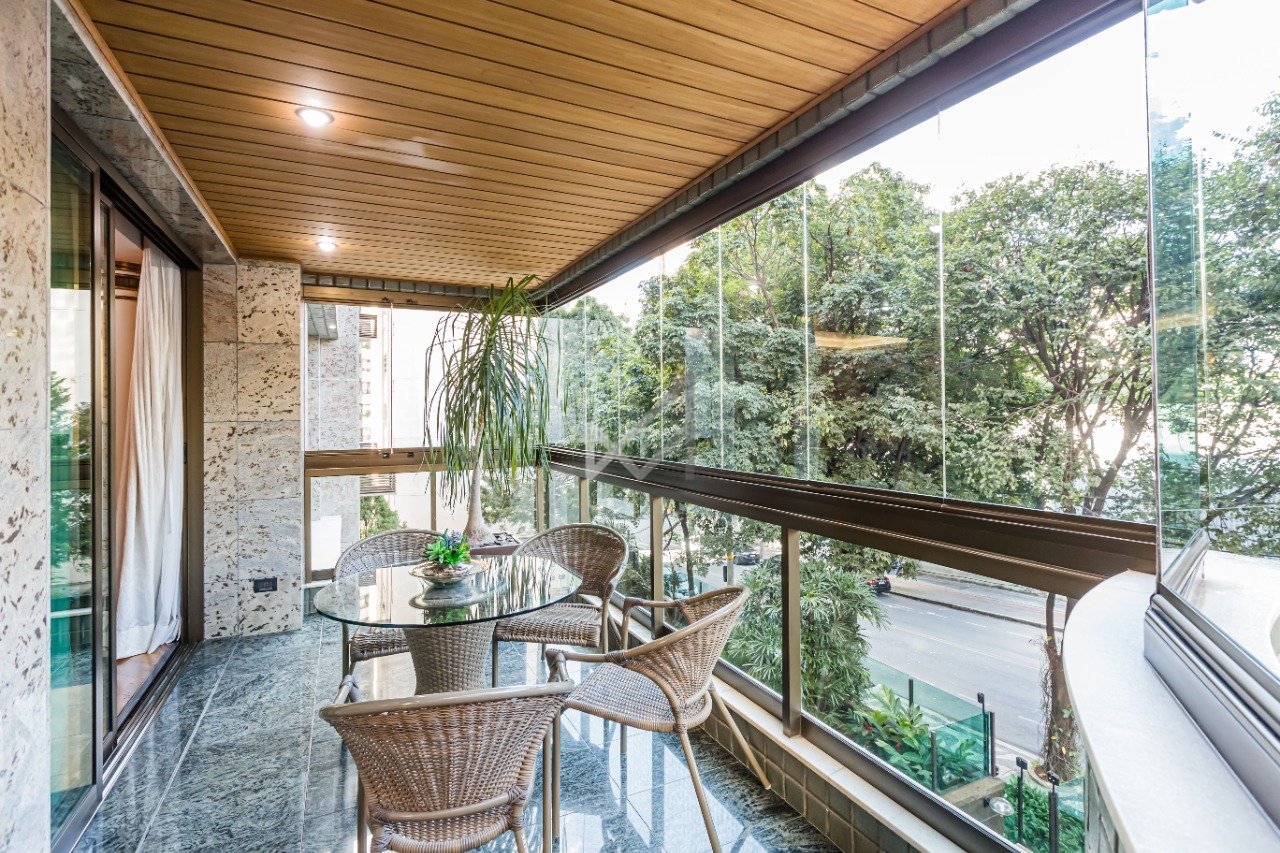 Apartamento a venda no Lourdes, Belo Horizonte - Varanda
