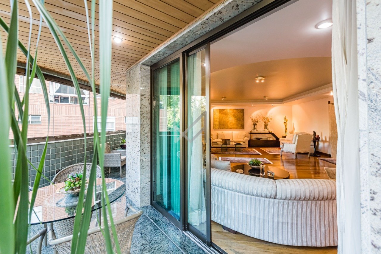 Apartamento a venda no Lourdes, Belo Horizonte - Varanda