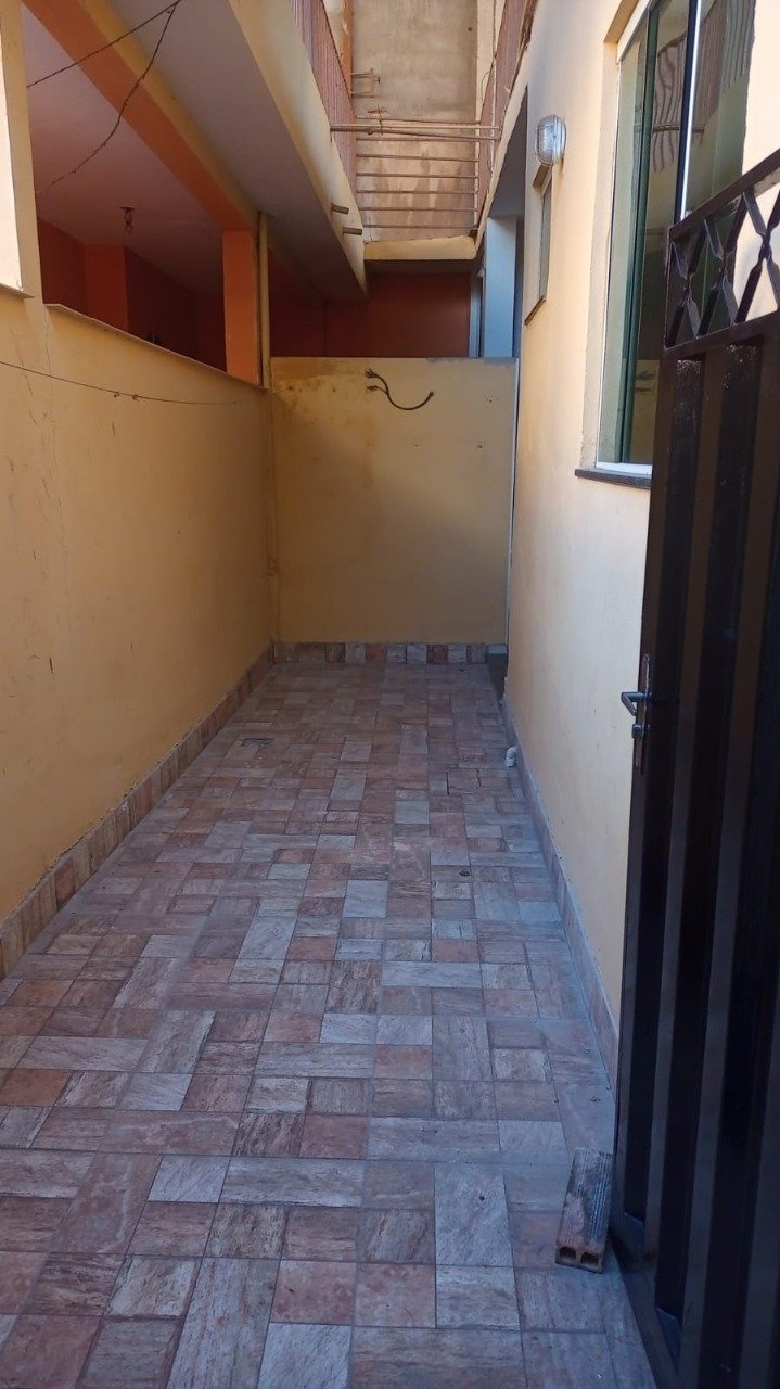 Casa com 2 quartos — Nova Esperança, Belo Horizonte
