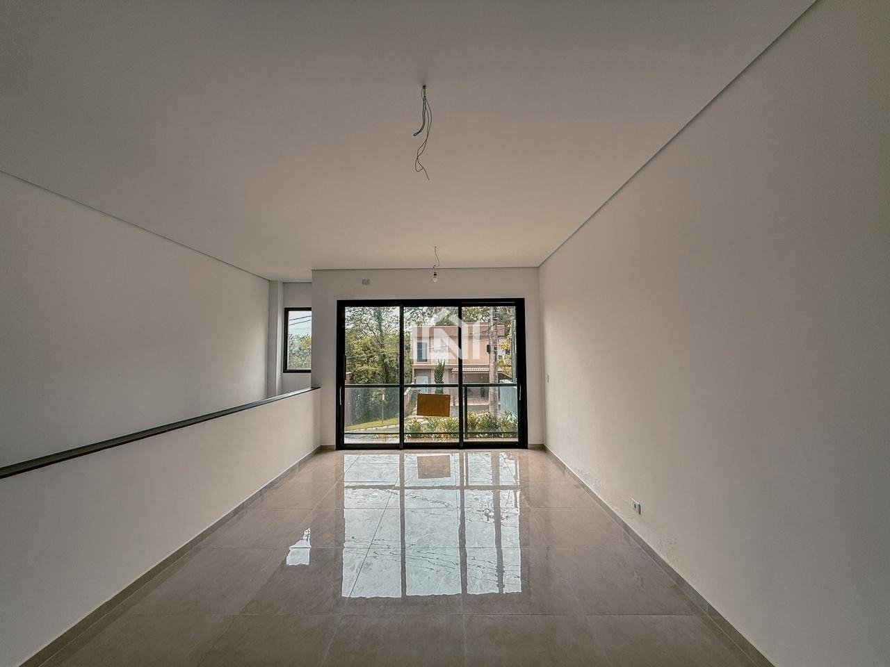 casa a venda no condominio parque das rosas || - salas