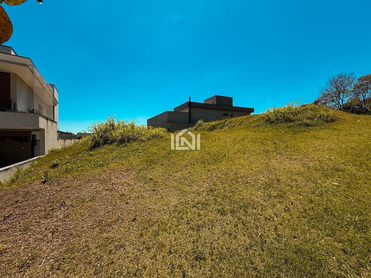 terreno plano a venda no condominio sao paulo II