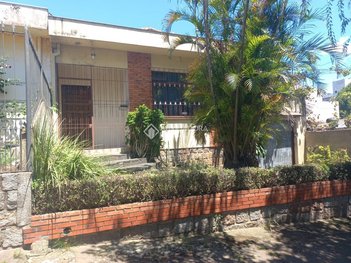 house em Rua Roque Calage, Passo da Areia - Porto Alegre - RS