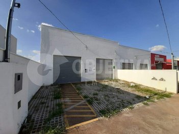 business em Avenida Wilson Rodrigues da Silva, Loteamento Residencial Pequis - Uberlândia - MG