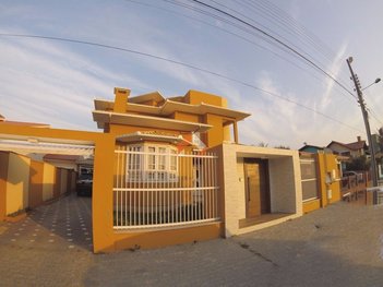house em Avenida Presidente Vargas, Centro - Imbituba - SC
