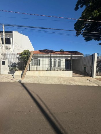 house em Rua Irmã Isabel Padierna, Conjunto Habitacional Requião - Maringá - PR