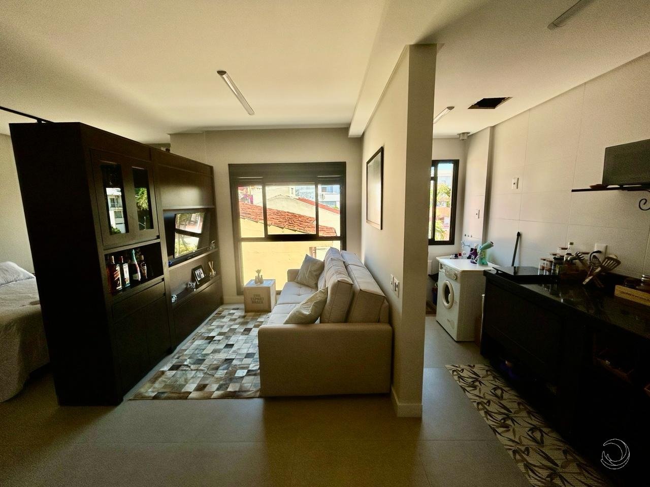 (4) SALA, COZINHA E ÁREA DE SERVIÇO