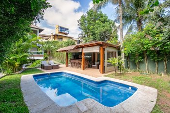 house em Rodovia Jornalista Manoel de Menezes, Barra da Lagoa - Florianópolis - SC