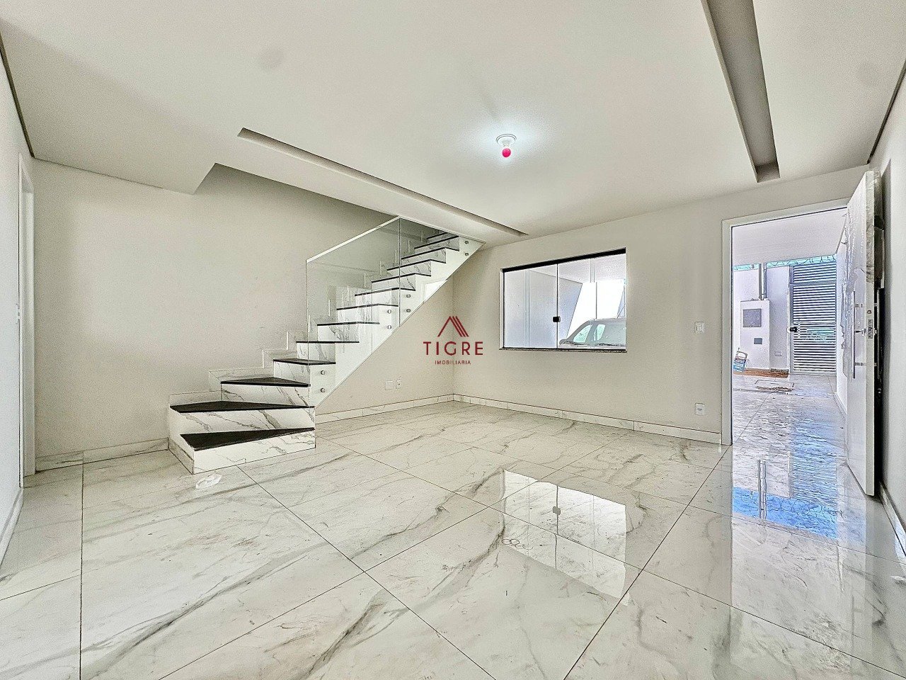 Casa com 3 quartos — Floramar, Belo Horizonte
