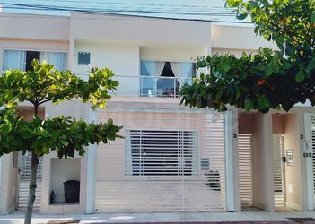 house em Rua Dinah Silveira de Queiroz, Praia dos Amores - Balneário Camboriú - SC