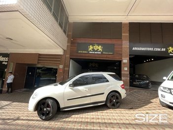 business em Avenida Raja Gabaglia, Santa Lúcia - Belo Horizonte - MG