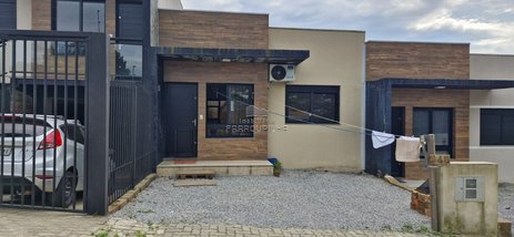 house em Rua Policarpo Corteletti, Cruzeiro - Farroupilha - RS