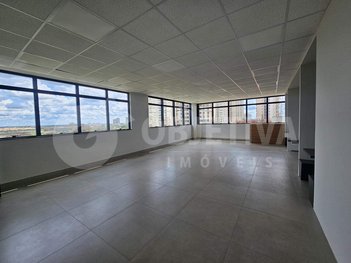 office em Avenida dos Vinhedos, Morada da Colina - Uberlândia - MG