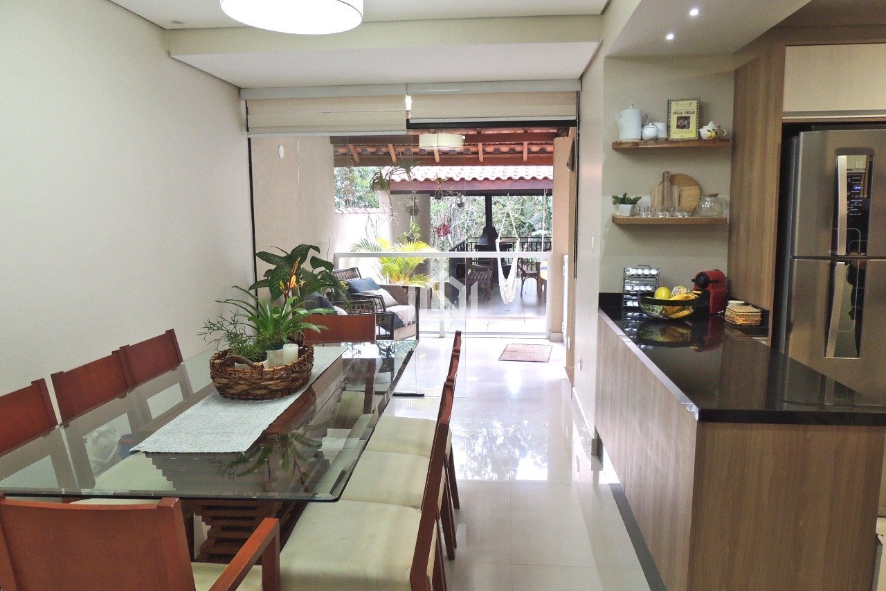 casa a venda condominio vila velha -sala de jantar e cozinha