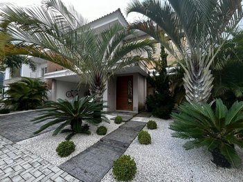 house em Rodovia Doutor Antônio Luiz Moura Gonzaga, Rio Tavares - Florianópolis - SC