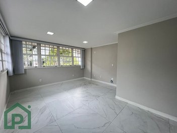 office em Avenida Júlio Antônio Thurler, Olaria - Nova Friburgo - RJ