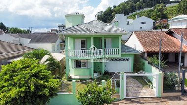 house em Rua Heitor Curra, Centro - Flores da Cunha - RS