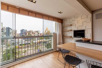 apartment em Avenida Luiz Manoel Gonzaga, Três Figueiras - Porto Alegre - RS