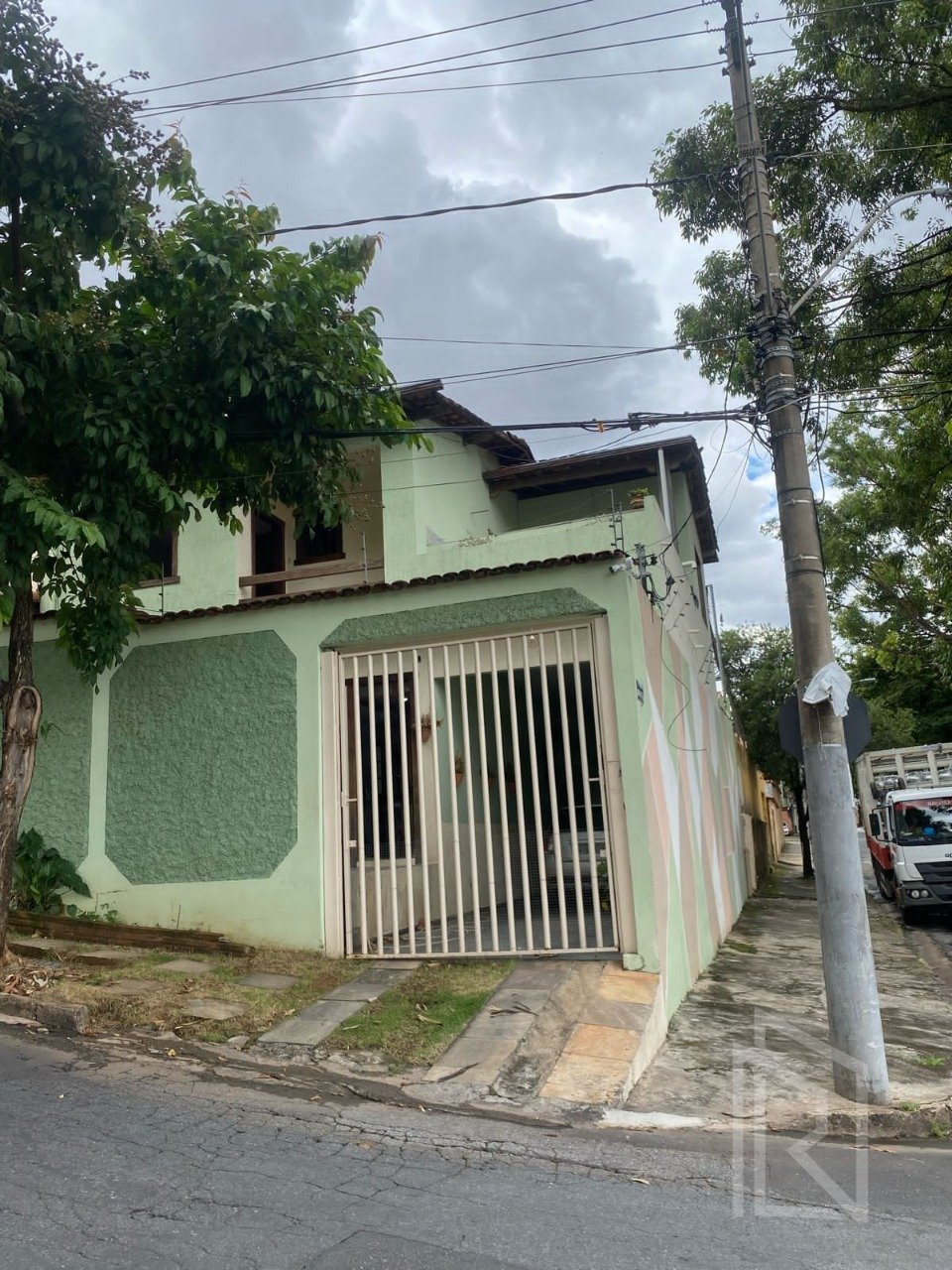 Casa com 4 quartos — Floramar, Belo Horizonte