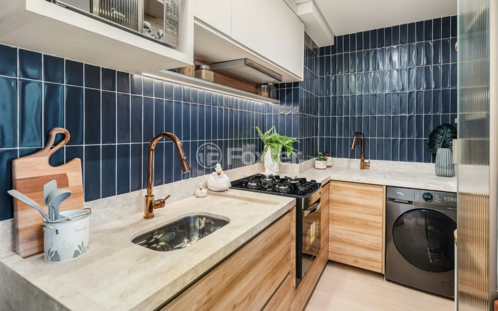 cozinha-moderna-com-azulejos-azuis