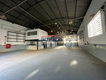 industrial em Siqueira Campos, Jardim Esper - Jacareí - SP