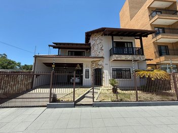 house em Rua Emeline Matildes Crisemann Scheidt, Centro - Palhoça - SC