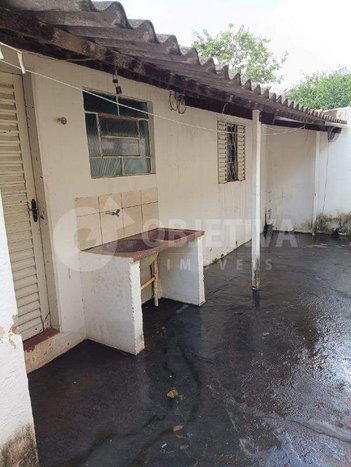 house em Praça Hélvio Cardoso, Segismundo Pereira - Uberlândia - MG