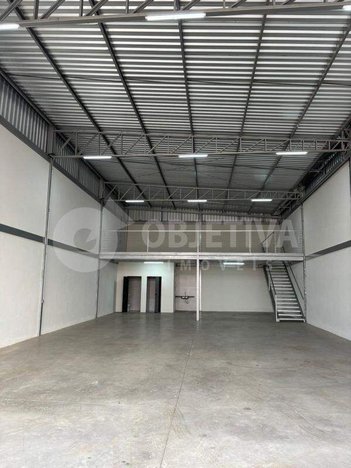 industrial em Avenida Mansur, Residencial Fruta do Conde - Uberlândia - MG