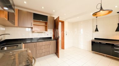 apartment em Rua Maestro Salvador Campanella, Jardim Itu - Porto Alegre - RS