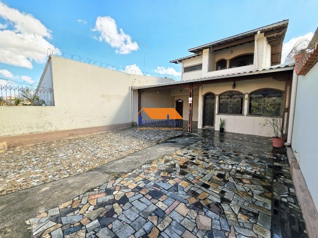 Casa com 4 quartos — Santo André, Belo Horizonte