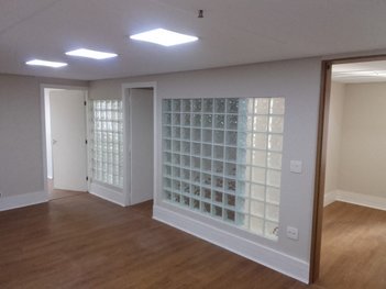 office em Avenida Ibijaú, Indianópolis - São Paulo - SP