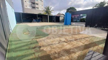 business em Avenida Anselmo Alves dos Santos, Santa Mônica - Uberlândia - MG