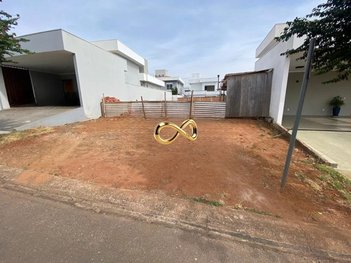 land_lot em Professora Maria de Cresci Leopoldino, Condomínio Residencial Quebec - São Carlos - SP
