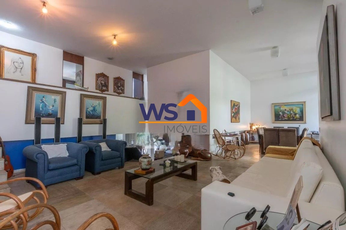 Casa com 4 quartos — Serra, Belo Horizonte
