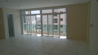 office em Azaleia, Chácara Floresta - Botucatu - SP