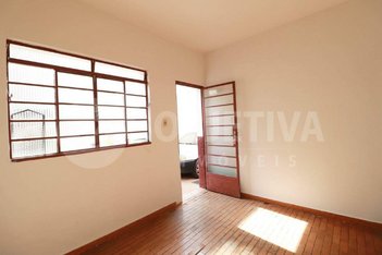 house em Avenida Cesário Alvim, Centro - Uberlândia - MG