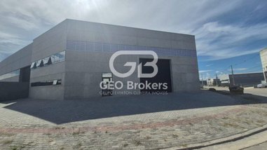 industrial em Rua Harold Barnsley Holland, Rio Abaixo - Jacareí - SP