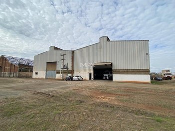 industrial em Rua Vinte Oito de Outubro, Vila Belém - Piracicaba - SP