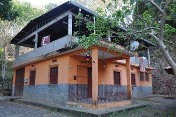 commercial_building em Rua Basílio Barroso, Ime Farage - Cataguases - MG