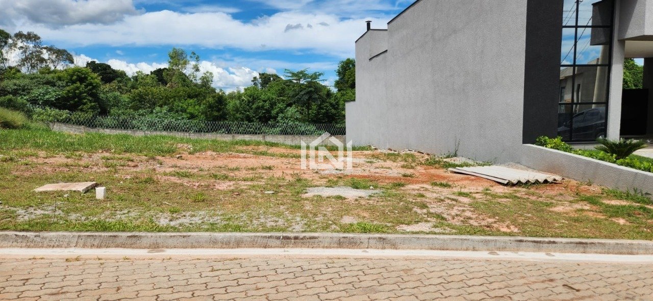 terreno a venda no condominio lago dos passaros
