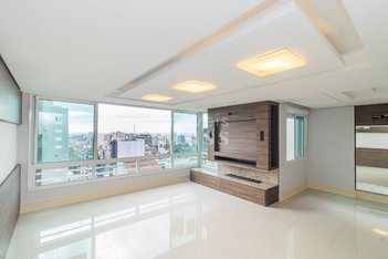 apartment em Avenida Luiz Manoel Gonzaga, Três Figueiras - Porto Alegre - RS