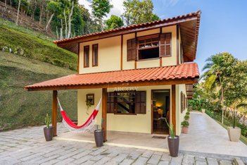 house em Rua Bernardo Coutinho, Araras - Petrópolis - RJ