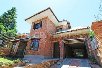 house em Rua Ramis Galvão, Passo da Areia - Porto Alegre - RS