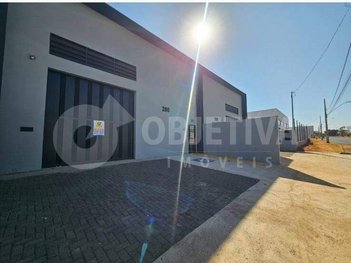 business em Avenida Wilson Rodrigues da Silva, Loteamento Residencial Pequis - Uberlândia - MG