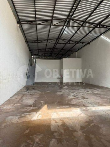 industrial em Rua Álvares Cabral, Tabajaras - Uberlândia - MG