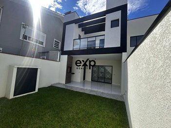 house em Rua Norberto de Brito, Centro - São José dos Pinhais - PR