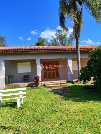 house em Rua Jacy Sarube Pereira, Parque das Acácias - Varginha - MG